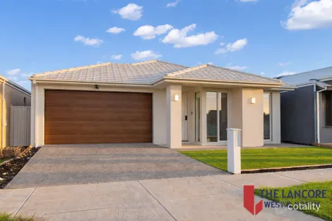 16 Aziz Bvd, Mount Cottrell, VIC 3024