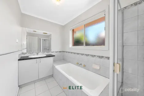 Property photo of 33 Michelle Drive Berwick VIC 3806