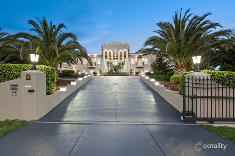 Property photo of 15-16 Wiringa Close Narre Warren North VIC 3804