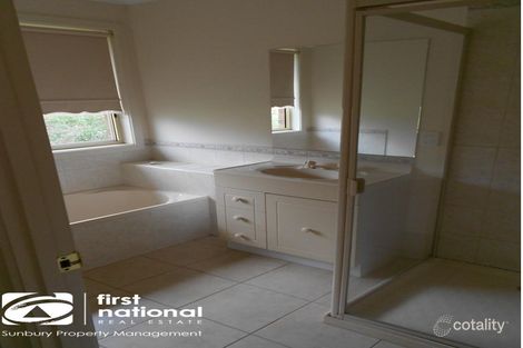 Property photo of 31 Belleview Drive Sunbury VIC 3429