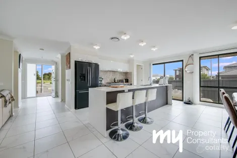 Property photo of 1 Crest Road Gledswood Hills NSW 2557