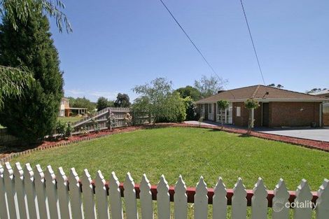 16 Eskdale Dr, Croydon Hills, VIC 3136