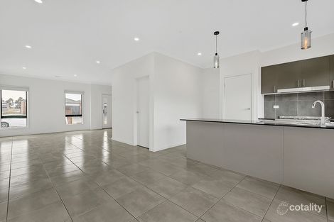Property photo of 5 Oregan Way Roxburgh Park VIC 3064