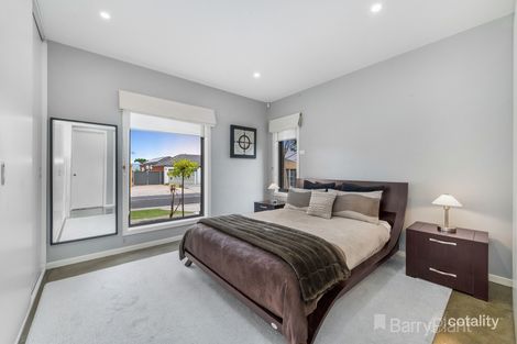 Property photo of 7 Buvelot Crescent Caroline Springs VIC 3023