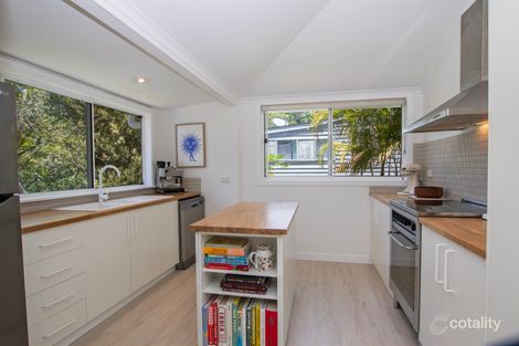 Property photo of 11 Binya Place Ocean Shores NSW 2483