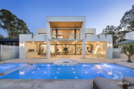 108 CRESCENT AVE, HOPE ISLAND, QLD 4212