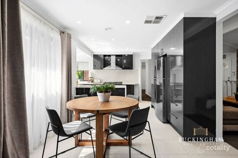 Property photo of 15 Mary Bryant Court Mill Park VIC 3082