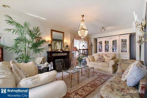 Property photo of 12 Sovereign Place Wantirna South VIC 3152