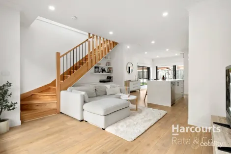 Property photo of 2/125 Duffy Street Epping VIC 3076