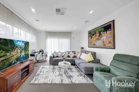 Property photo of 9 Citronelle Circuit Brookfield VIC 3338