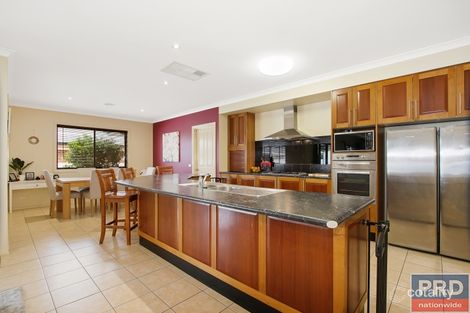 Property photo of 40 Amalfi Drive Lavington NSW 2641