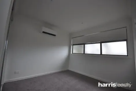 Property photo of 2/5 Dumfries Street Deer Park VIC 3023