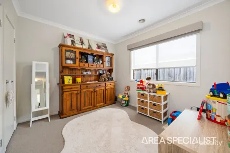 Property photo of 53 Thwaites Road Pakenham VIC 3810