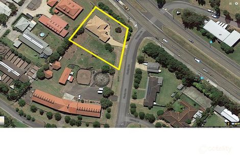 2/6 Pharlap Ave, Kembla Grange, NSW 2526