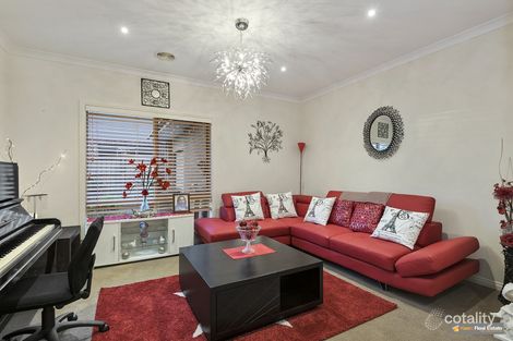 Property photo of 27 Winneke Way Pakenham VIC 3810