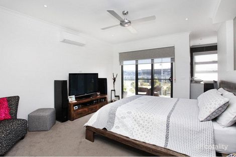 Property photo of 2/156 The Esplanade Caroline Springs VIC 3023