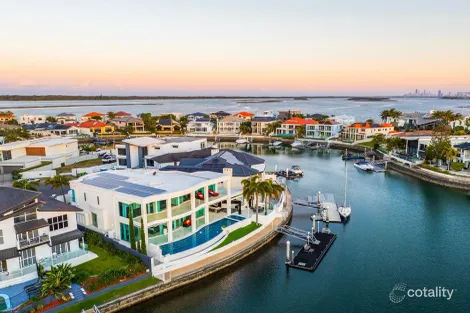 Property photo of 23 Queen Guineveres Place Paradise Point QLD 4216