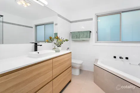 Property photo of 38 Cliff Drive Kiama Downs NSW 2533