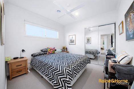 117/10 Skylark Bvd, Clyde North, VIC 3978