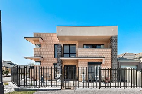 33 Bimini Cres, Mawson Lakes, SA 5095
