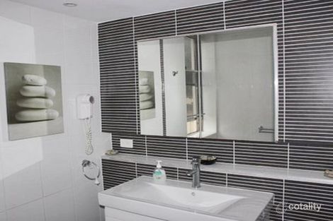 Property photo of 2/31-32 Pacific Drive Port Macquarie NSW 2444