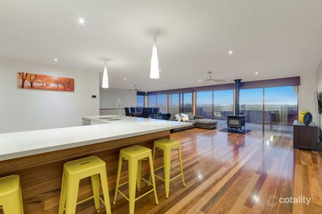 Property photo of 5 Fable Way Cranbourne East VIC 3977