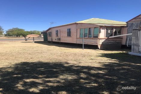 17 Mowbray St, Hughenden, QLD 4821