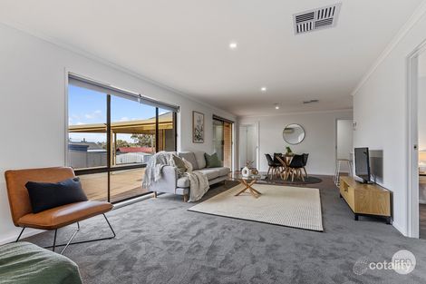 Property photo of 8 Taplan Court Golden Square VIC 3555