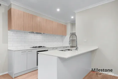 Property photo of 5 Wavertree Crescent Werribee VIC 3030