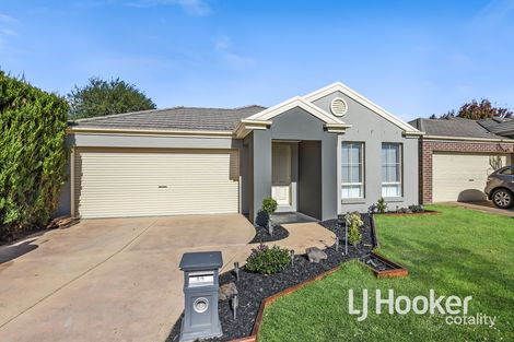 Property photo of 39 Scarlet Crescent Pakenham VIC 3810