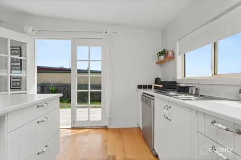 Property photo of 13 Albert Street Bridport TAS 7262