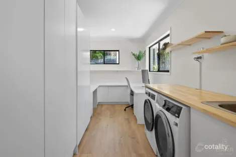 Property photo of 3 Parasol Street Bellbowrie QLD 4070
