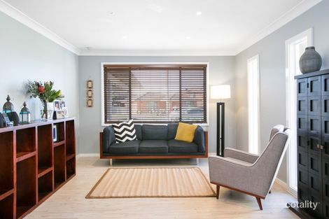 35 Rae Cres, Balgownie, NSW 2519