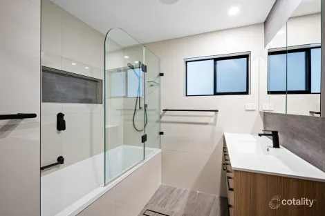 Property photo of 23 Currawong Drive Birkdale QLD 4159