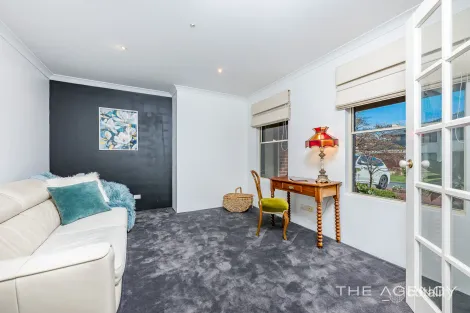 Property photo of 32 Dumaresq Loop Quinns Rocks WA 6030
