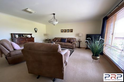 Property photo of 5 Glenburnie Close Parkes NSW 2870