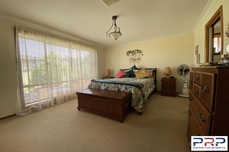 Property photo of 5 Glenburnie Close Parkes NSW 2870