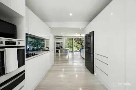 Property photo of 32 Stuart Street Kotara South NSW 2289