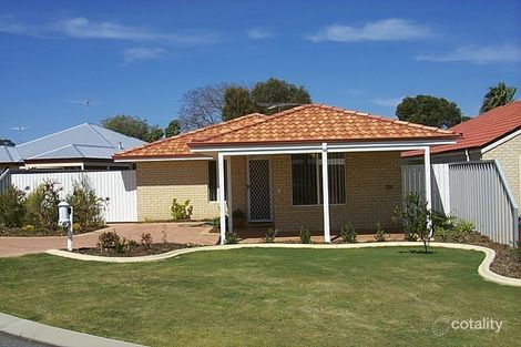 2 Manuel Cl, Hamilton Hill, WA 6163