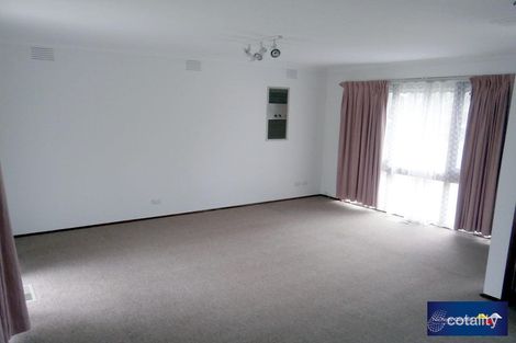 Property photo of 96 James Cook Drive Endeavour Hills VIC 3802
