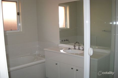 Property photo of 14 Alpine Close Tenambit NSW 2323