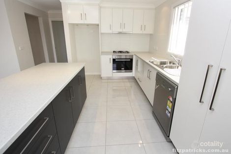 Property photo of 2/28 Osterley Street Bourkelands NSW 2650