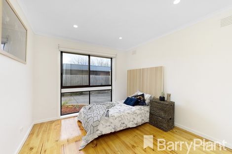 Property photo of 2/24 William Street Cranbourne VIC 3977