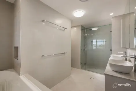 Property photo of 35/1 Grenada Way Parrearra QLD 4575