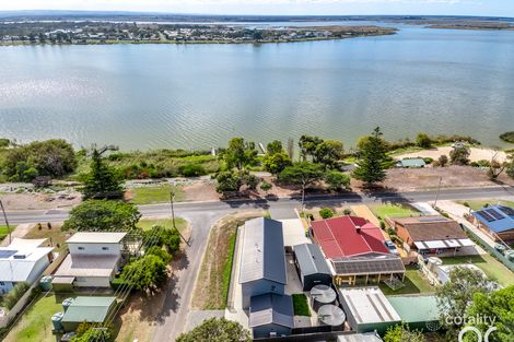 Property photo of 31 Captain Sturt Parade Hindmarsh Island SA 5214