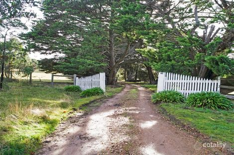 230 Sandy Creek Rd, Riddells Creek, VIC 3431