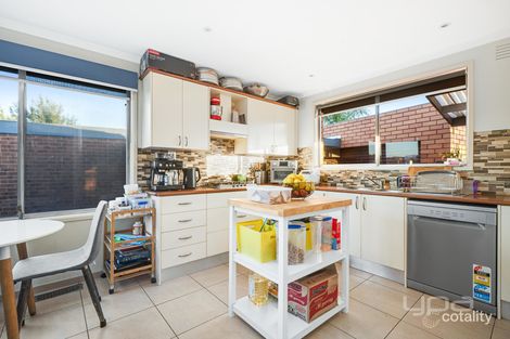 Property photo of 29 Aylesbury Crescent Gladstone Park VIC 3043