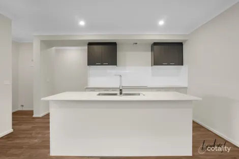 Property photo of 29 Laxdale Grove Mickleham VIC 3064