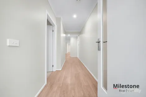 Property photo of 5 Wavertree Crescent Werribee VIC 3030