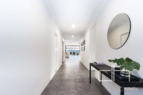Property photo of 9 Saverne Way Landsdale WA 6065